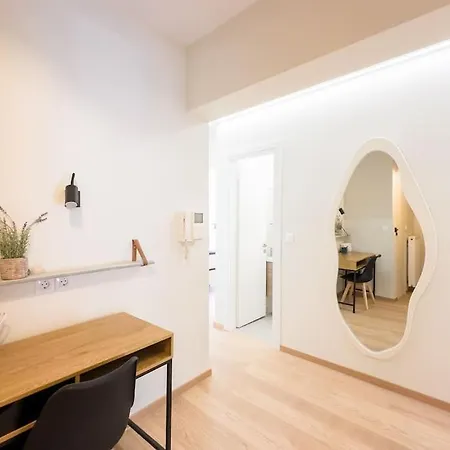 Apartment Three Bedroom Stylish Next To Acropolis *