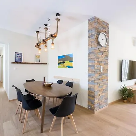 Apartment Three Bedroom Stylish Next To Acropolis