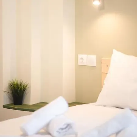 Three Bedroom Stylish Next To Acropolis Athens