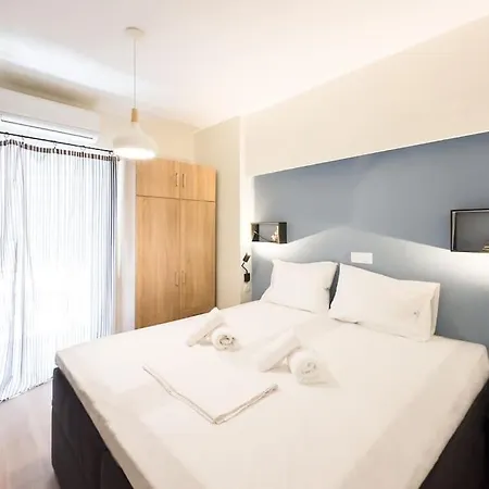 Three Bedroom Stylish Next To Acropolis