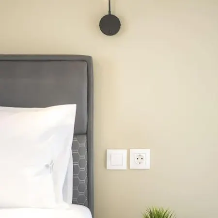 Three Bedroom Stylish Next To Acropolis Apartment Athens