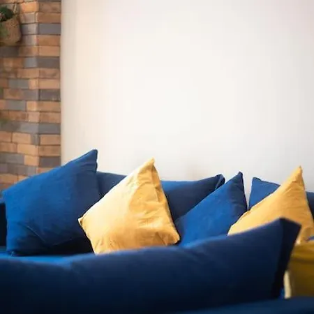 Three Bedroom Stylish Next To Acropolis Apartment *